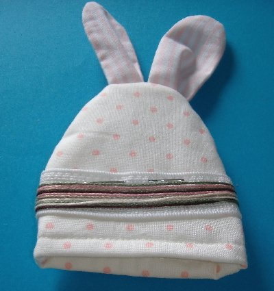 Rico Design 1x Eierwärmer mit Aidaband zum Besticken - Motiv Hase