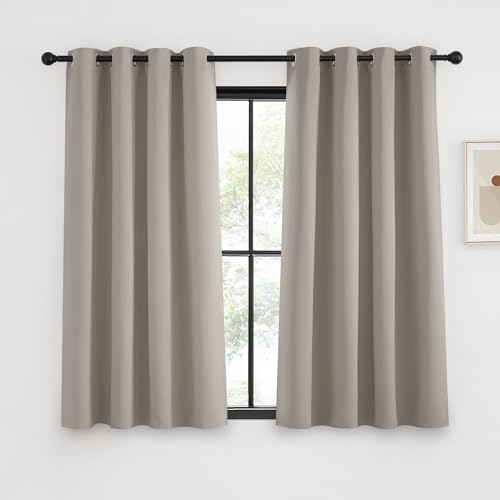 KGORGE Wohnzimmer Vorhänge Thermovorhang Hitzeschutz Verdunkelungsvorhang Kurz Ösenschal 2er Set Gardinen Blickdicht Thermogardine gegen Hitze, 145 x 140 cm(HxB), Sandfarben