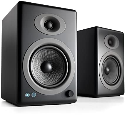 Audioengine A5+ Classic 150W Aktiv-Regallautsprecher | Eingebauter Analogverstärker | Fernbedienung | Cinch- und 3,5-mm-Klinke-Eingänge | Kabel inclusive (Black)