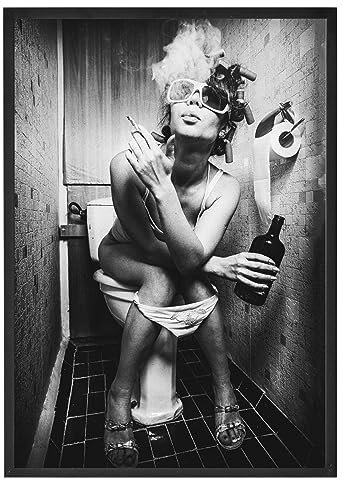Affiche Femme sur les toilettes - Made In France - Tableau décoration murale - Cadeau Humour toilette original rigolo (A4 (21 x 29,7 cm), Sans cadre)