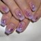 AstraGlam Lot de 24 Faux Ongles Violets – Faux Ongles Courts Carrés avec Design Français et Fleurs Violettes – Ensemble d'Ongles Brillants à Presser pour Femmes