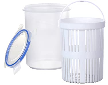 HYKITDAY Tarro de pepinillo de plástico con inserto de colador, sin BPA, recipiente de pepinillo para nevera con cesta de drenaje para encurtidos, pepino, aceitunas, frutas, Blanco