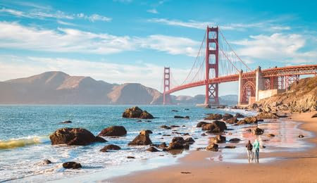 Holz-Bild 70 x 40 cm: Klassischer Panoramablick auf die berühmte Golden Gate Bridge vom malerischen Baker Beach aus im wunderschönen goldenen (100199077)