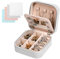 Aucuu Schmuckkasten, Schmuckkästchen Klein Reise für Damen Mädchen, Reiseschmuckaufbewahrung mit Spiegel, Schmuckschatulle,Schmuck-Organizer, Schmuckbox, Jewelry Box, Schmuckaufbewahrung