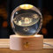 TZQFROCE 3D Planet Kristallkugel Nachtlicht mit Holzsockel Sonnensystem Kristallkugel Kreative Nachtszene Astronomie Ball 3D Solar System Crystal Ball für Weihnachten Geburtstag Home Dekor