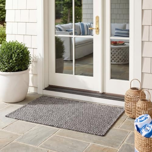 SAFAVIEH Outdoor Accent Rug 2'x3'7 - Courtyard Collection - Coastal Design, Black & Beige, Durable & Easy Cleaning, Ideal for Patio, Entryway, Mudroom, Backyard (CY8022-36621)