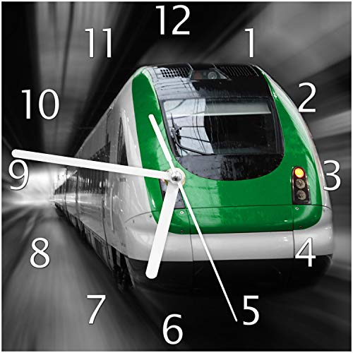Wallario Design-Wanduhr Fahrender Zug von vorn in grün - Perspektive von vorn aus Glas, Motiv-Uhr Größe 20 x 20 cm, weiße Zeiger