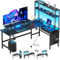 HLFURNIEU Mesa Gaming LED 170 x 100 cm, Escritorio Esquinero con Enchufes y Puertos USB, Escritorio Gaming en L con Cajón & Bolsa de Almacenamiento, Mesa Ordenador con Soporte para Monitor, Negro