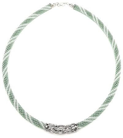 Häkelkette in mint/weiß mit Schmuckelement