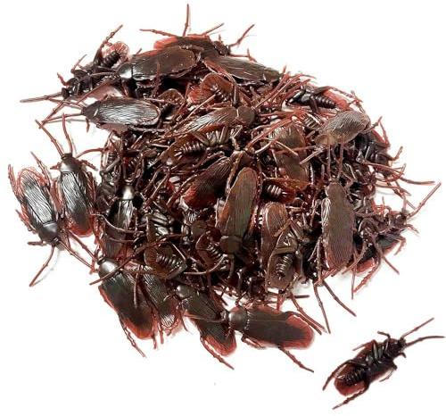 Thapncow Pack of 40 Pranks Simulation Cockroach Toys, Fake Cockroach Realistic Cockroaches Prank Novelty Plastic Cockroaches Look Real for Halloween, Cockroaches Prank Items