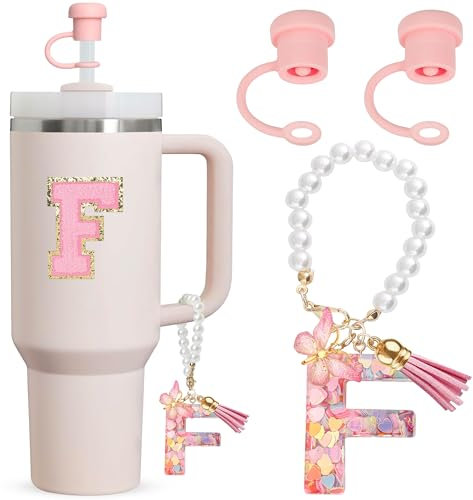 4 Stück Stanley Cup Zubehör Zubehör Set Kompatibel mit Stanley Cup Inklusive 2 Staubdichte Silikonmaterial Strohhalm Abdeckung,1 Rosa Brief Aufkleber,1pc Personalisierte Name Perle Hängen(F)