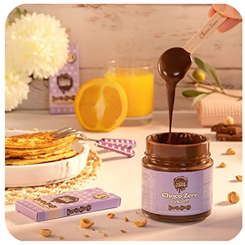 Crema proteica Choco Zero Nocciolato: Cioccolato fondente e Nocciole tostate. Senza Zuccheri Aggiunti. Senza glutine. Formato da 250g.