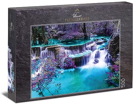 Ulmer Puzzleschmiede - Puzzle „Secret Place“ - Klassisches 500 Teile Puzzle – Puzzlemotiv eines nächtlichen Wasserfall mit mysthisch leuchtenden Farben an einem verborgenen Ort in Asien