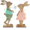 com-four® 2x espositori decorativi per Pasqua - coppia di coniglietti pasquali con fiore - coniglietti pasquali da posare in legno - rosa/blu (2 pezzi - rosa/marrone chiaro)