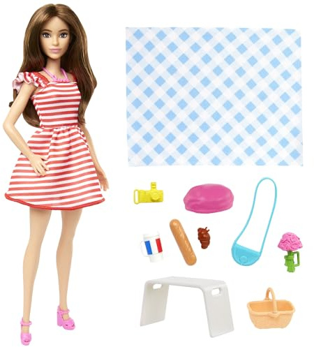 Barbie Pink Passport Paris - Set di bambole con vestiti e accessori da picnic, include bambola bruna