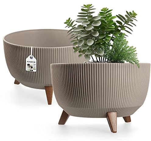KADAX Vaso Rialzato 40 cm in Plastica per Piante da Interno ed Esterno, Coprivaso Decorativo con Piedistallo Simil-Legno e Design Moderno (Marrone Chiaro)