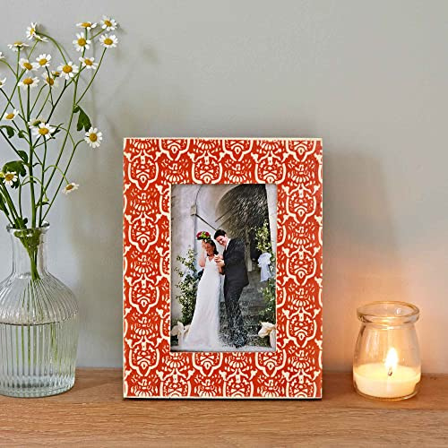 Paper High Mango Wood and Resin Photo Frame - Sustainable Wooden Picture Frame - Hand Carved Orange Frames - Fair Trade and Handmade Gifts for Men and Women (Fits a 6 x 4 Inch Photo)