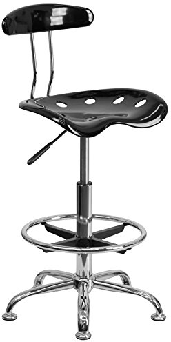 Flash Furniture Arbeitshocker mit Rückenlehne – Ergonomischer Schreibtischstuhl höhenverstellbar mit Fußring aus Metall – Bürostuhl mit Traktorsitz für Home Office – Schwarz, 50.8 x 43.82 x 104.14 cm