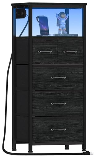 Furnulem Kommode für Schlafzimmer, hoher Nachttisch, vertikale Truhe mit Holzplatte, Ladestation, LED-Lichtern, 5 Stoffbehälter, Nachttisch mit Ablage, Möbel für den Eingangsbereich (5 Schubladen,