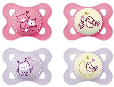MAM Original Pure Day & Night Schnuller im 4er-Set, Baby Schnuller aus nachhaltigem & bio-erneuerbarem Material, Sauger aus MAM SkinSoft Silikon, mit Schnullerbox, 0-6 Monate, Fuchs/Eule/Vogel