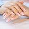 Natuce Lot de 24 Faux Ongles French, Press on Nails Élégants, Adhesif Faux Ongles à Coller avec Colle Pour Femme et Fille, Nail Art DIY ou Nail Salon (Carré)