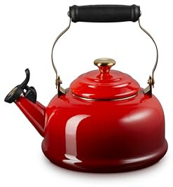 Le Creuset Bouilloire sifflante en émail sur acier avec finitions dorées, 1,7 l, cerise