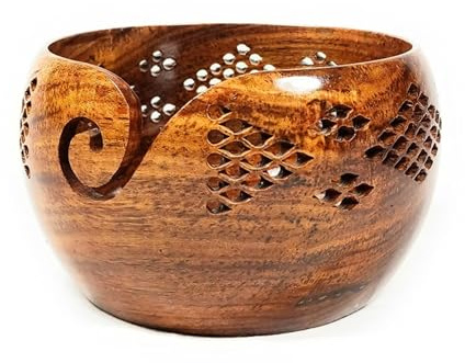 DnU Avenue Garnschale aus Holz – Handgefertigte Wollschale für Stricken & Häkeln | Nachhaltiges Holz, Glatte Oberfläche, Robust & Tragbar – 18 x 18 x 10 cm (7x7x4) Garnhalter