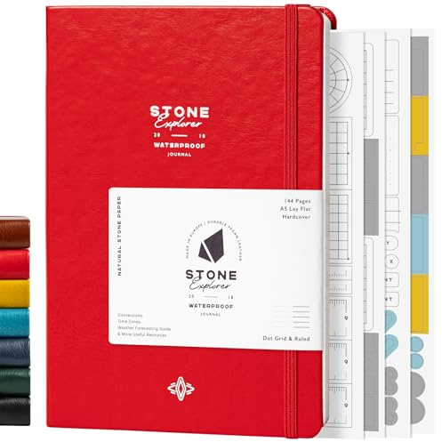 Stone Journal Explorer Notizbuch - A5 wasserdichtes Papier Feld Journal, rotes veganes Leder Hardcover, 144 Seiten abwechselnd liniert & Punktraster, Rücktasche, witterungsbeständig