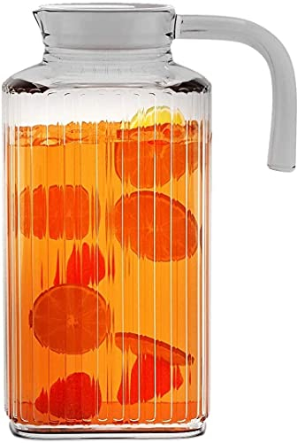 Home Essentials & Beyond - Jarra para nevera de vidrio de 60 onzas con tapa, práctica y fácil de usar, ideal para limonada, té helado, leche, cócteles y más bebidas.