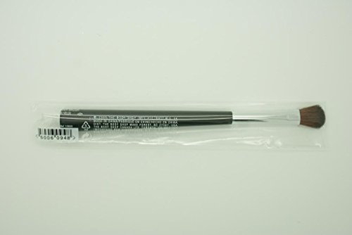 The Body Shop - Eyeshadow Blender Brush
