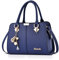 NICOLE & DORIS Damen Handtasche Mittelgross Elegant Handtaschen Mode Umhängetasche Henkeltaschen PU Leder Alltags Schultertasche mit Quasten Anhänger Navy blau
