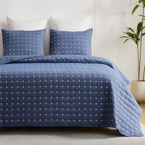 Qucover Denimblaue Tagesdecken, weich und bequem, gewaschene Baumwolle, Tagesdecke, Super-King-Size-Bett mit modernem Kreuzstichmuster, 3-teilig, gesteppte Tagesdecken, 269 x 243 cm, gesteppte