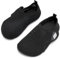Enfant Chaussures Aquatiques Fille Garçon Chaussons de Plongée Chaussettes Séchage Rapide Antidérapant Pieds Nus d'eau pour Sports Nautiques Piscine et Plage Natation Surf Voile Mer(noir,22/23 EU)