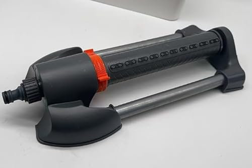 Aspersor oscilante para riego de Jardines - Gris/Naranja - Rociador de Agua Premium con 4 ángulos de rociado Ajustables y Base de Metal Resistente para césped y Patio Trasero - de EcoEarth
