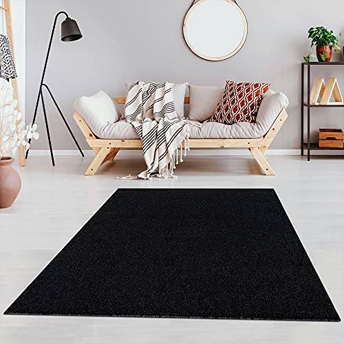 Fashion4Home Teppich Wohnzimmer – Einfarbig, Uni Teppich fürs Kinderzimmer, Schlafzimmer, Arbeitszimmer, Büro, Flur und Küche - Kurzflor, Anthrazit-Schwarz, Größe: 80x150 cm