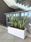 Kloris Macetero Rectangular Moderno de Polietileno, 60 x 30 x 30 x 17 cm, Color Blanco, Fabricado en Italia