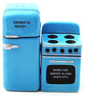 Pacific Giftware Retro Fridge and Stove Dinner is Ready Magnetic Ceramic Salt and Pepper Shakers