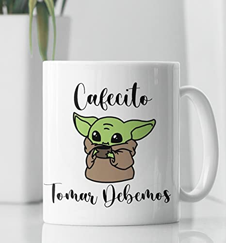 MOL3D - Taza con frases y dibujo. Regalo Original Cafecito Tomar Debemos - 350 ml