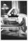 Marilyn Monroe Zeitung lesend Poster von Celebrity Collection 20 x 30 cm Schwarz-Weiß Wandbilder Wanddeko