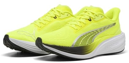 PUMA Unisex Darter PRO Straßen-Laufschuh, Yellow ALERT Black, 42.5 EU