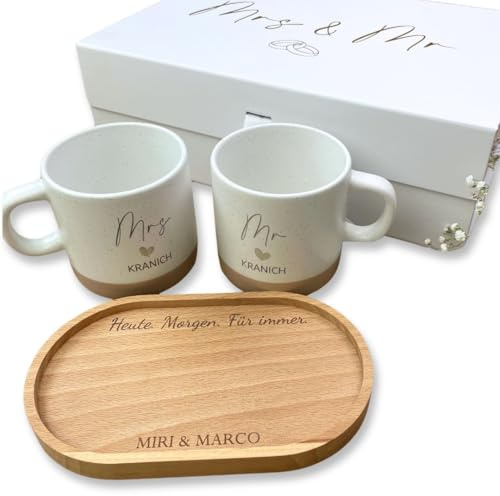 Personalisiertes Hochzeitsgeschenk-Set | Mr & Mrs Tassen mit Namen | Tablett graviert | Geschenkbox Hochzeit | Tassen Hochzeit personalisiert (Ganzes Set)