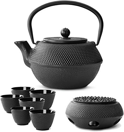 Teekanne asiatisch Gusseisen Set schwarz 1.1 Liter mit Henkel & Edelstahl Tee-Filter Sieb-Einsatz für losen Tee & Stövchen & Teebecher (6 Tassen)