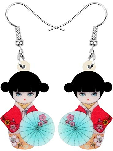 DUOWEI Acryl Anime Cute Japanisch Stil Kimono Puppe Ohrringe Charms Dangle Schmuck Geschenke für Damen Frauen Teenager Mädchen (Multi)