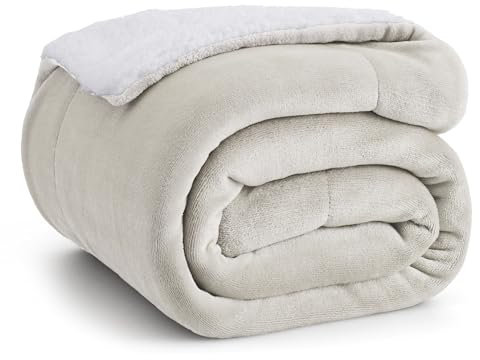 BEDSURE Kuscheldecke - Warm Sherpa Wolldecke & Sofadecke, Flauschig Sofaüberwurf Decke, Dicke Couchdecke, Fleecedecke, Flauschige Wohndecke für Couch, Beige, 130x150 cm