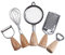 Alipis set da cucina supporto per metro a nastro colino a maglia fine colino a rete da cucina tagliere kitchen gadgets frullino per le uova con manico in legno Apri bottiglia di legno