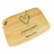 Regalo personalizado para parejas: tabla de corte de madera de bambú grabada con un corazón y el texto y nombres que tú quieras