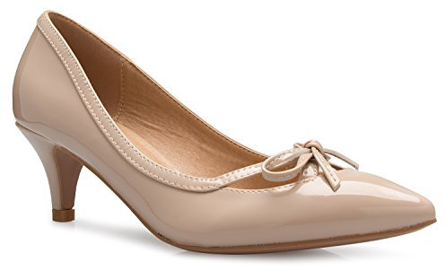 Olivia K D'Orsay Damen-Pumps mit geschlossener Zehenpartie, klassisch, mit Schleife, Kätzchen, Absatz, Pumps, Beigefarbenes Lack., 42 EU