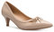 Olivia K D'Orsay Damen-Pumps mit geschlossener Zehenpartie, klassisch, mit Schleife, Kätzchen, Absatz, Pumps, Beigefarbenes Lack., 42 EU