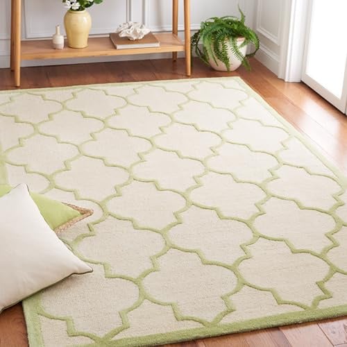 Safavieh Geometrisch Teppich für Wohnzimmer, Esszimmer, Schlafzimmer - Cambridge Collection, Kurzer Flor, Elfenbein und Hellgrün, 122 X 183 cm