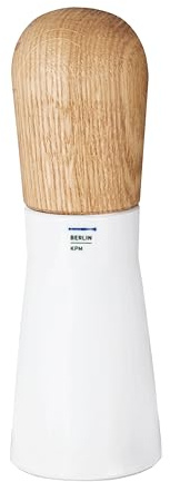 KPM Berlin LAB Gewürzmühle hell, mit stufenlosem Mahlwerk, weißes Porzellan - Holzgriff aus Eiche, manuelle Salzmühle, Pfeffermühle, Porzellanmühle, handmade im Geschenkkarton